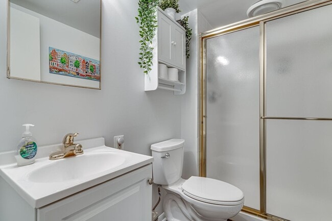 Building Photo - Spacious 4-bedroom home in West Springfield!