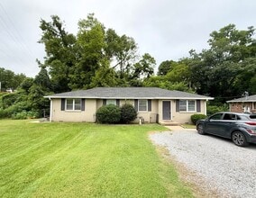 Building Photo - 4 Bed 2 Bath House in East Nashville Cul De Sac $2350
