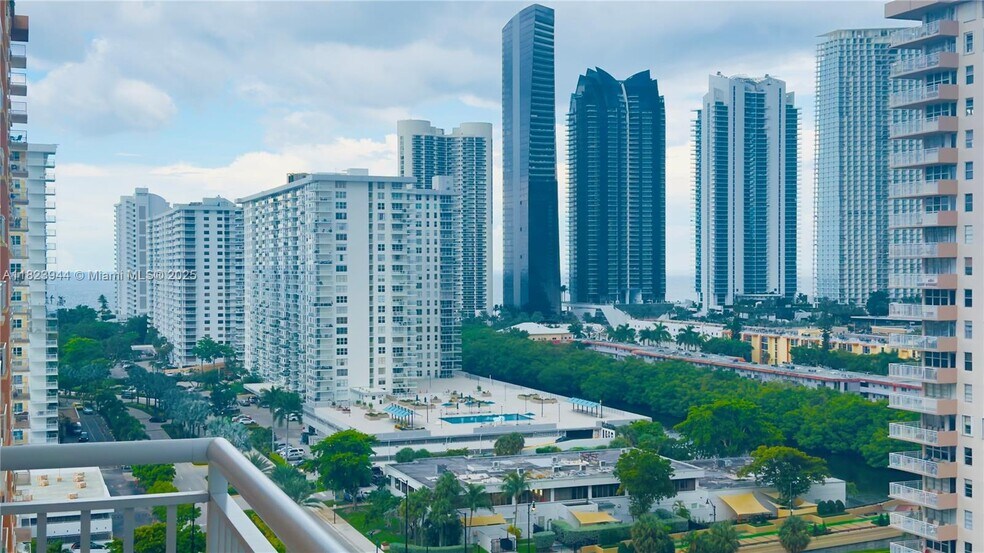 Building Photo - 251 174th St