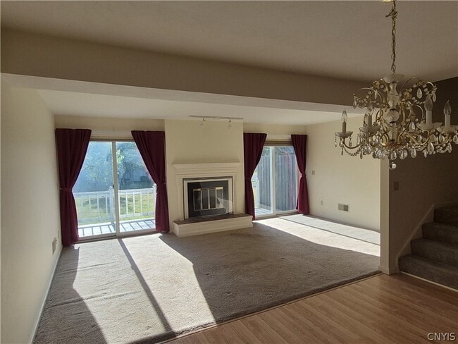 Building Photo - 489 Summerhaven Dr N
