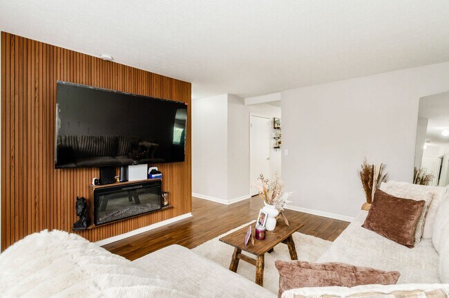 Building Photo - Willow Bend