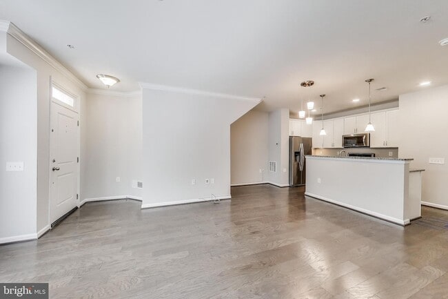 Building Photo - 645 Diamondback Dr