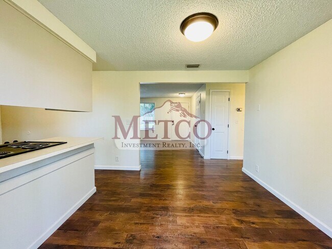 Building Photo - Charming 3-Bedroom Home on a Spacious Lot!