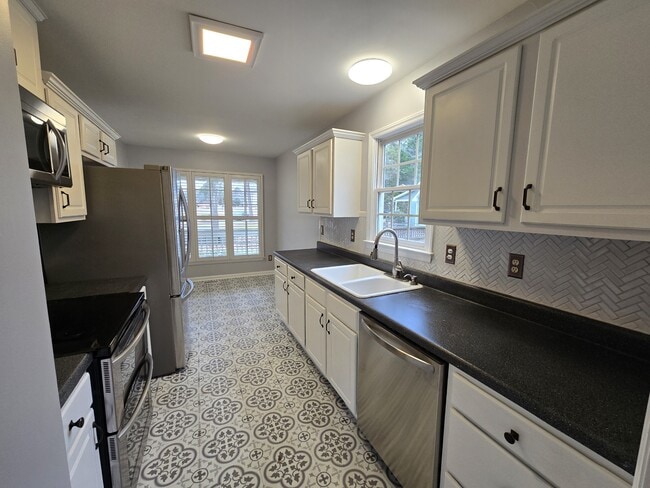 Building Photo - 10008 Ligon Mill Rd