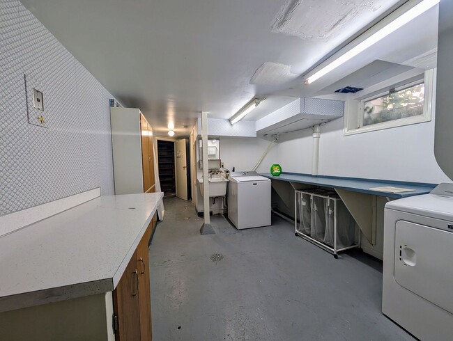 Building Photo - 212 3rd Ave N