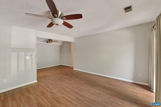 Building Photo - 103 Turtle Creek Rd
