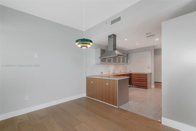 Building Photo - 6103 Aqua Ave