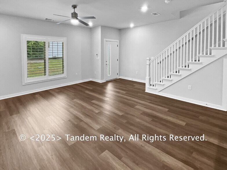 Building Photo - 3647 Hydes Ferry Rd