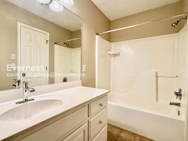 Building Photo - 1412 W 117th St S