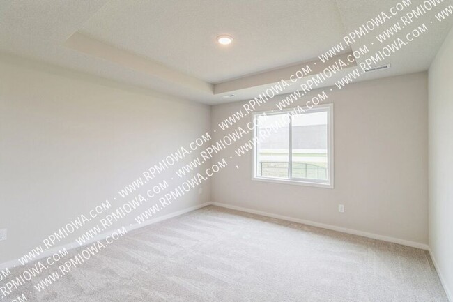Building Photo - 1129 NE 56th St