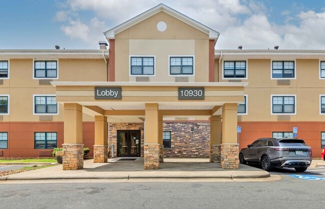 Building Photo - 10930 Park Rd