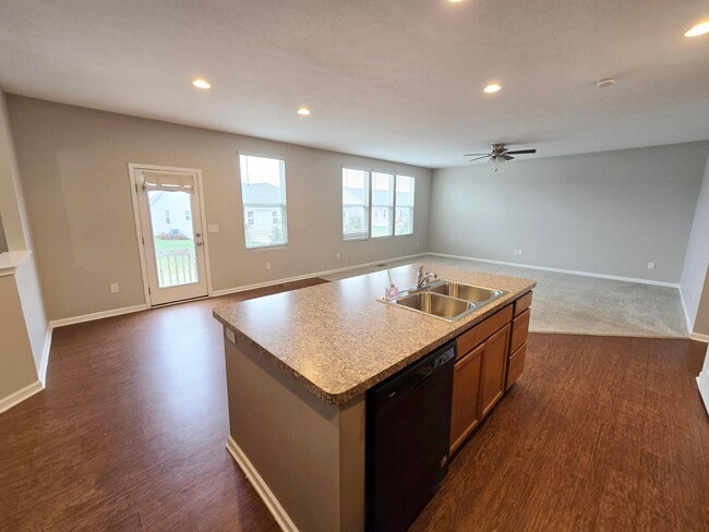 Building Photo - 2132 Canter St