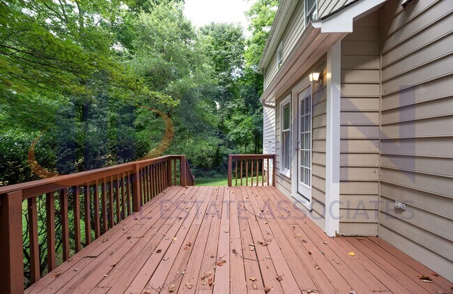 Building Photo - Cottage living in this 3-Bedroom, 3-Bath House with First Floor Master Bedroom!