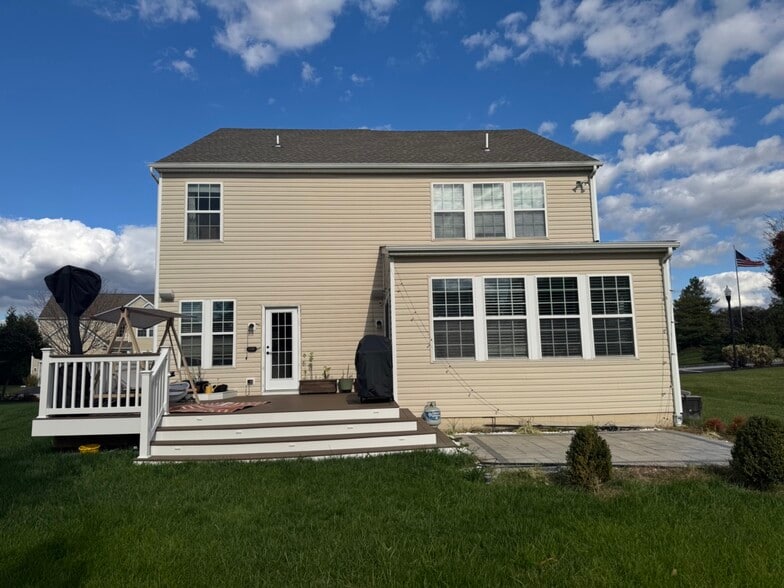 Building Photo - 710 N Haines Cir