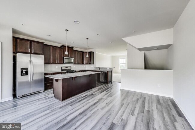 Building Photo - 1821 Jameson Dr