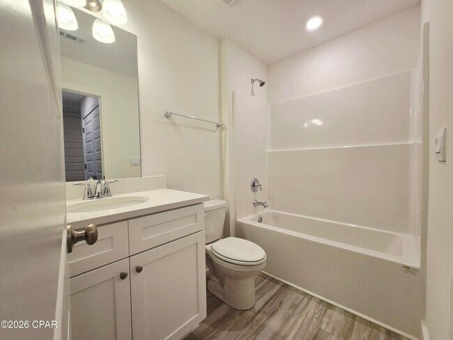 Building Photo - 396 Salt Creek Lane