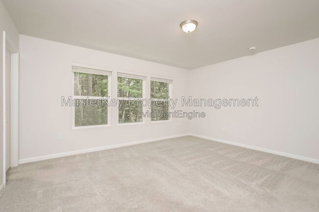 Building Photo - 804 McKenzie Pk Ter