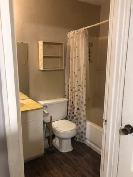 Building Photo - 601 S Bruce Ave