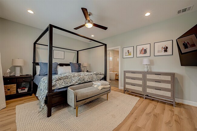 Building Photo - 909-A W 35th St