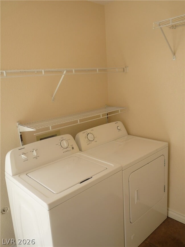 Building Photo - 7845 S Meadow Creek