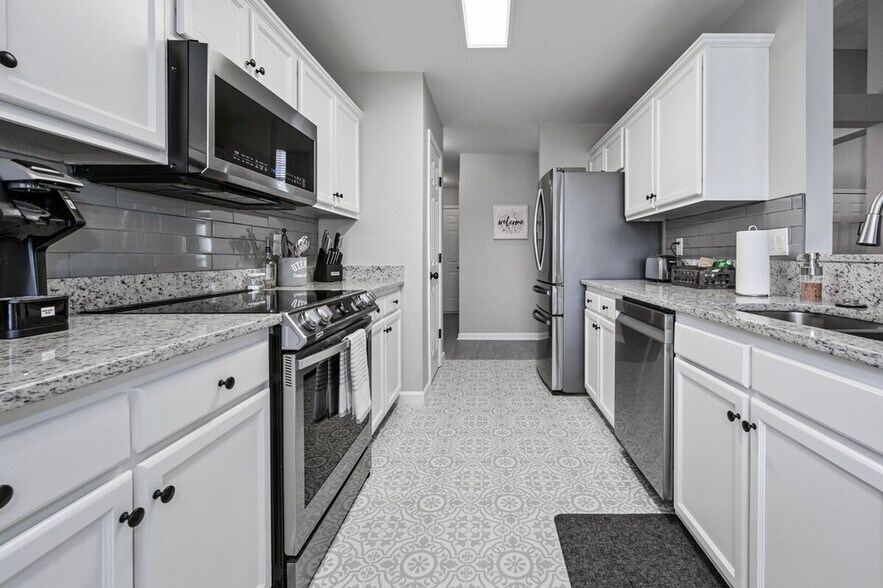 Building Photo - 11 Cobblestone Dr NW