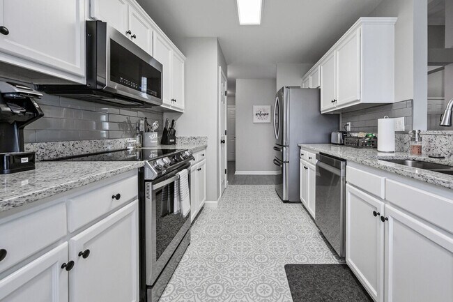 Building Photo - 11 Cobblestone Dr NW