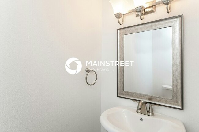 Building Photo - 2 Bedroom Pet-Friendly Home in Arlington, TX with Main Street Renewal