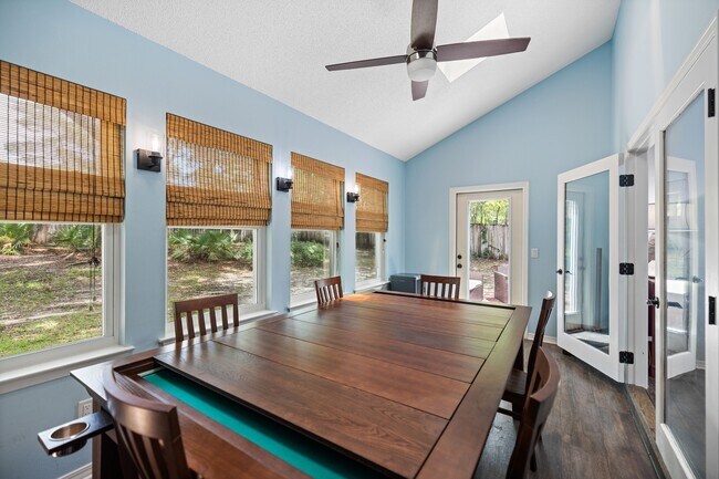 Building Photo - 507 Nassau Dr