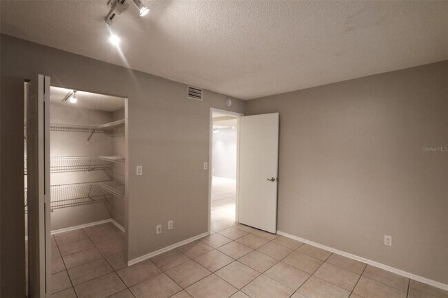 Building Photo - 4957 Puritan Cir