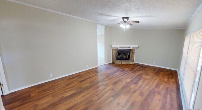 Building Photo - 124 Sevarge Ln