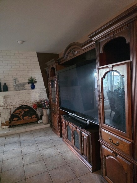 Building Photo - 3154 Luxurious Highland Home