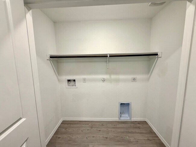 Building Photo - Beautiful Brand New 3/2 Home