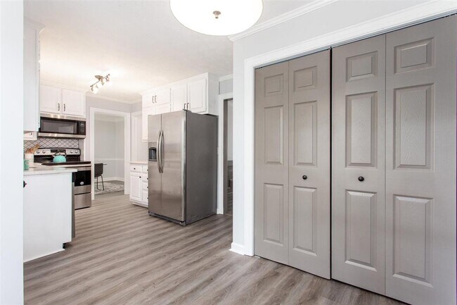 Building Photo - 5735 Manassas Run