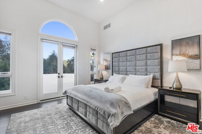 Building Photo - 11037 Anzio Rd