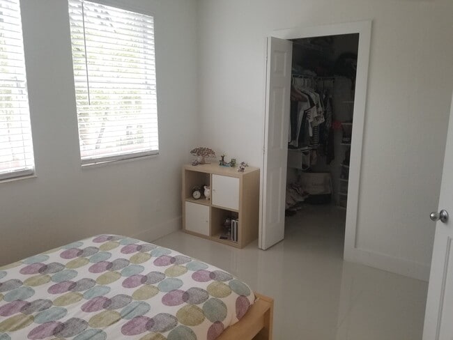 Building Photo - 15761 SW 42nd St