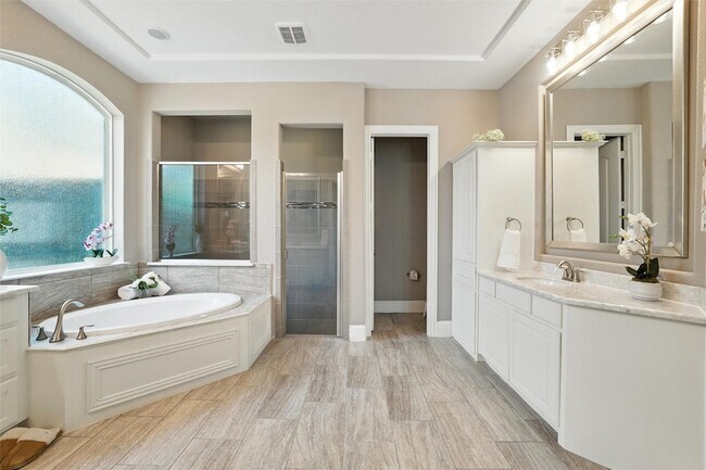 Building Photo - 13401 Mardi Gras Ln