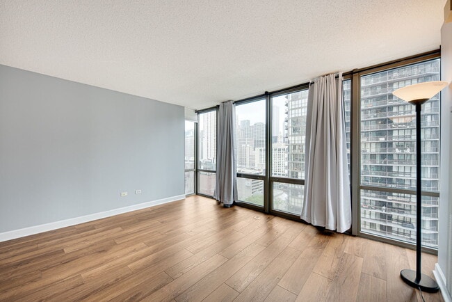 Building Photo - 2 E Erie St