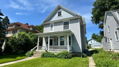 Building Photo - 369 Scott Ave NW