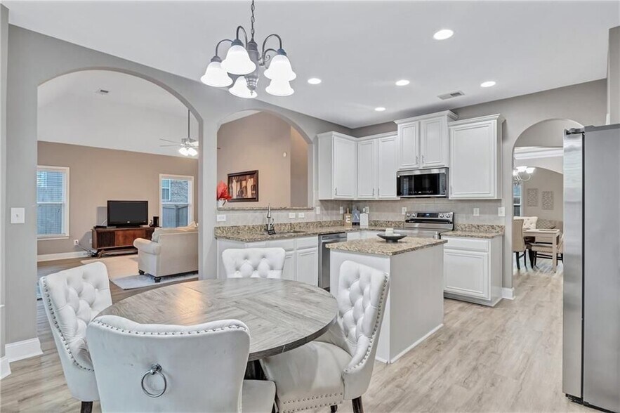 Building Photo - 1141 Carillon Dr SE