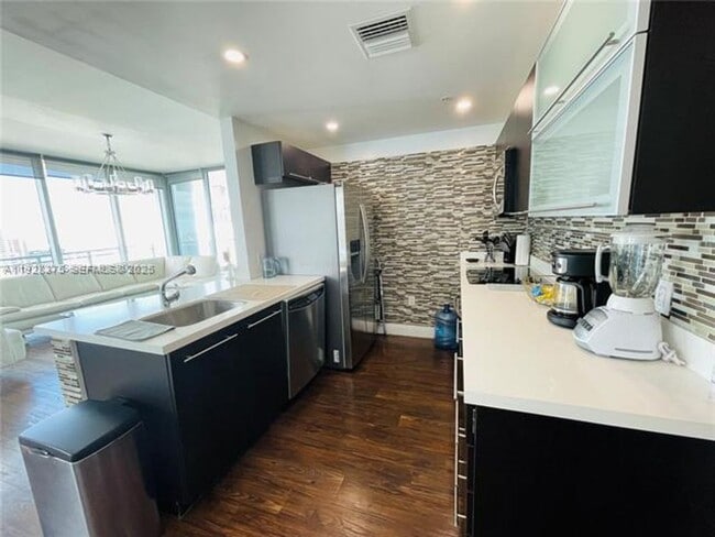 Building Photo - 90 SW 3rd St