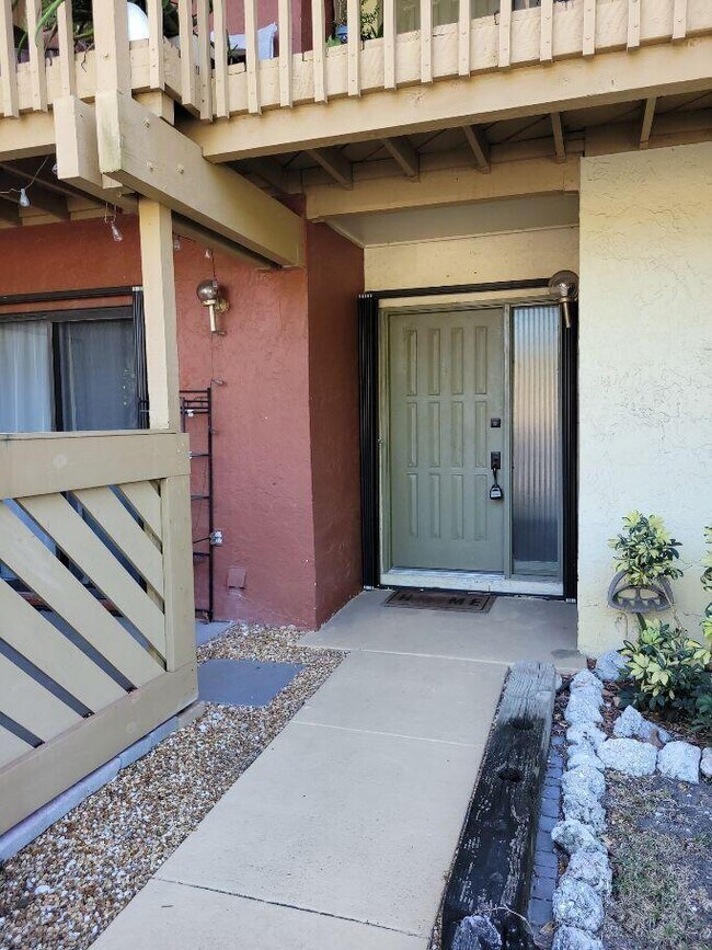 Building Photo - 13165 Chadwick Ct