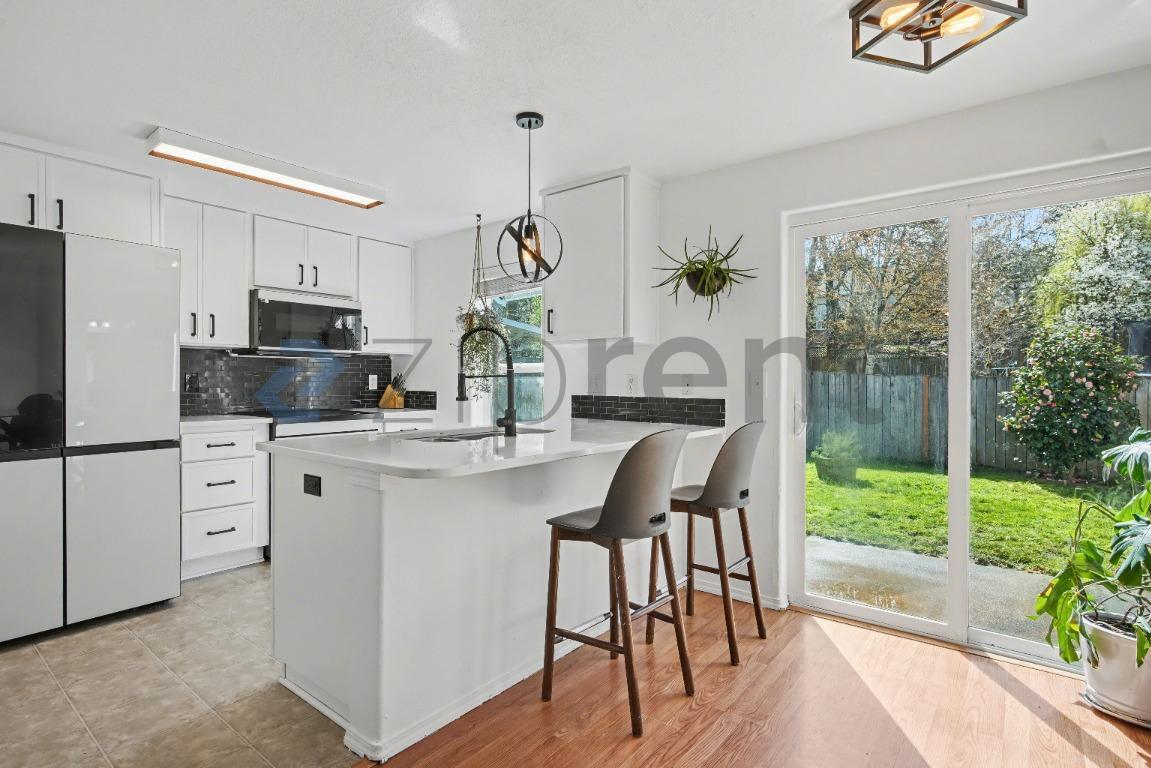 Building Photo - 19000 SW Strickland Dr