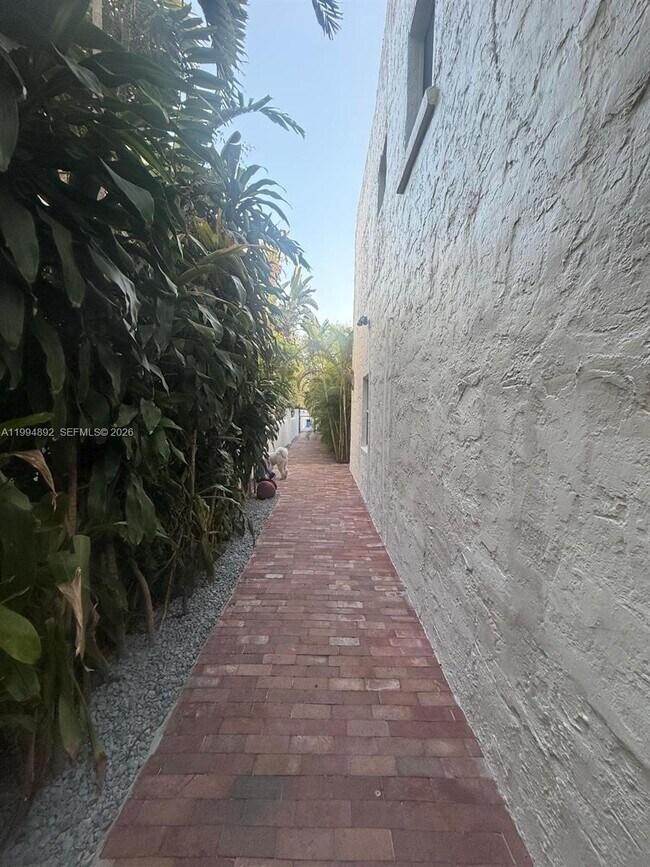 Building Photo - 1235 Coral Wy