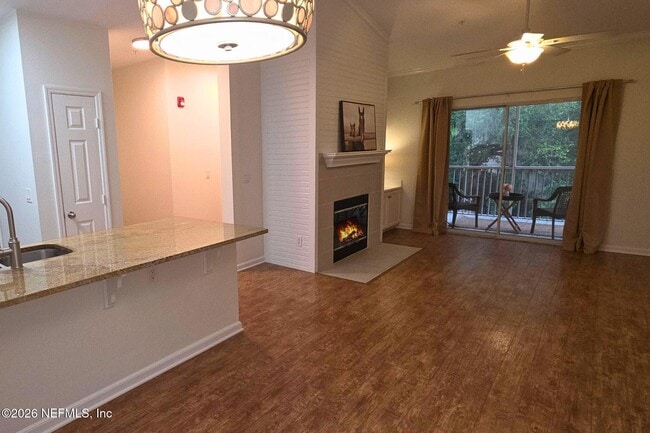 Building Photo - 230 Colima Ct