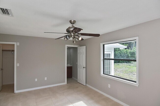 Building Photo - 2374 Dorsey Dr