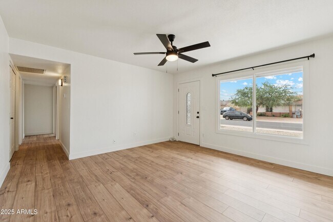 Building Photo - 4740 W Columbine Dr