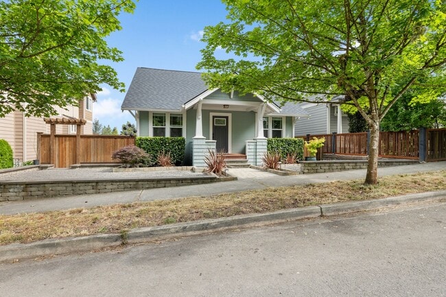 Building Photo - Valley St Duplex