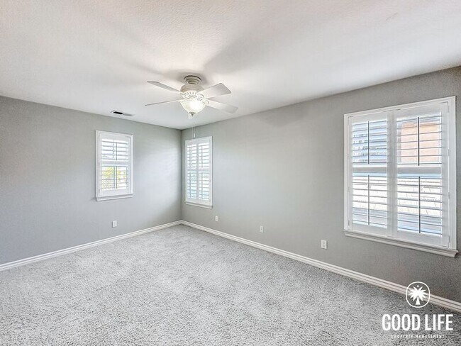 Building Photo - 823 Scenic Terrace Pl