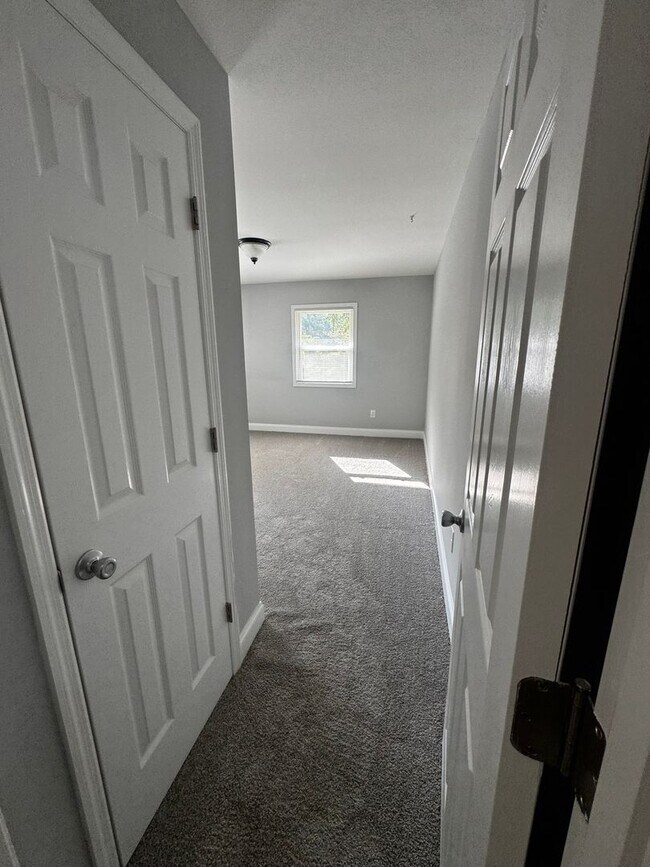Building Photo - 1076 Corley Dr