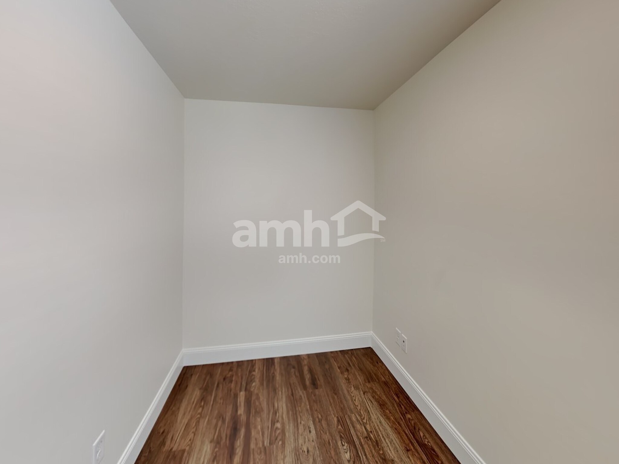 Building Photo - 3324 Fields Ave